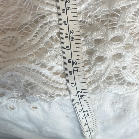 Initiatives White Lace Lined Tunic with 3/4 Sleeves in Large - Picture 9 of 9